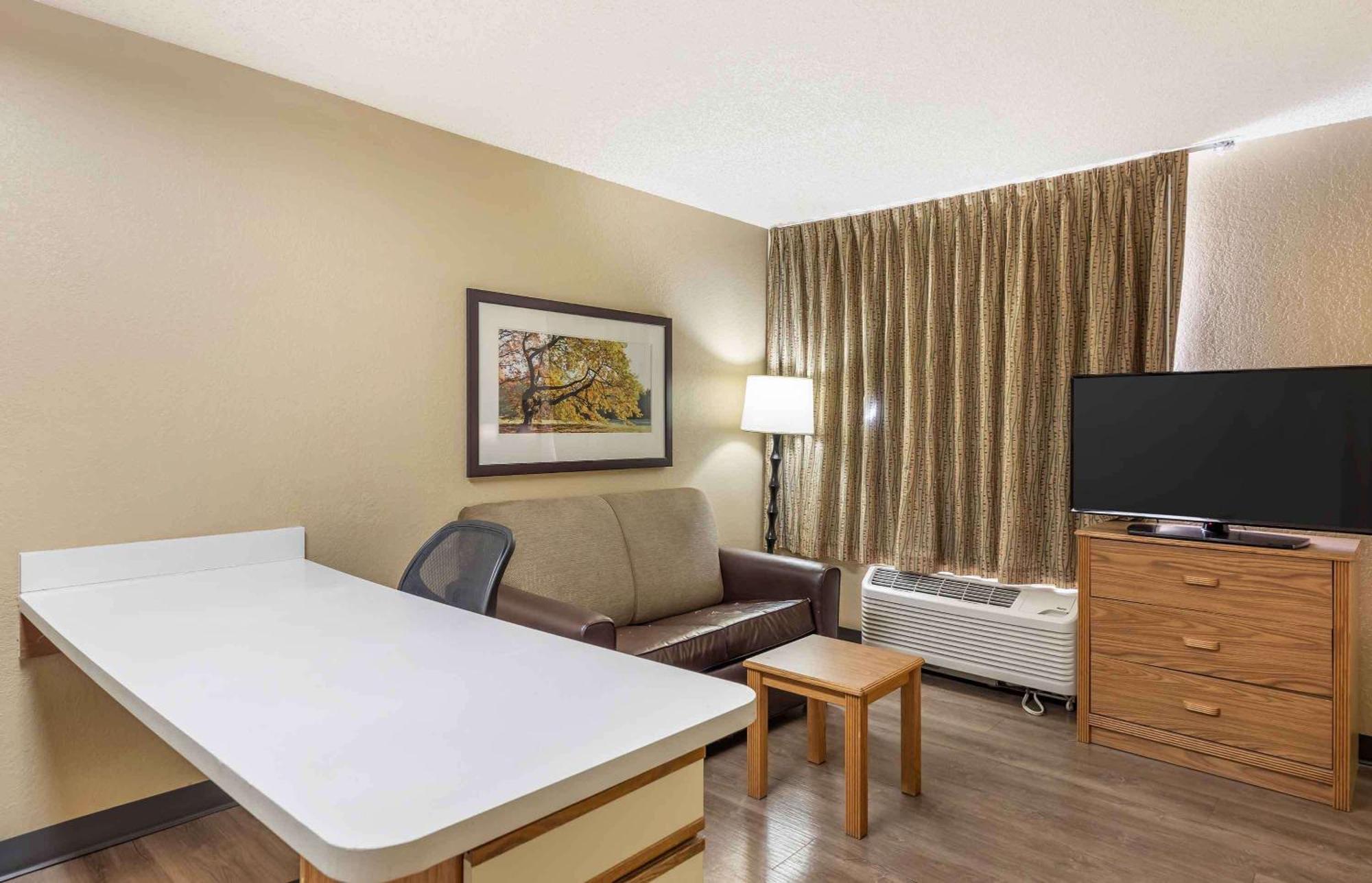 Extended Stay America Select Suites - Providence - Airport Warwick Exterior foto
