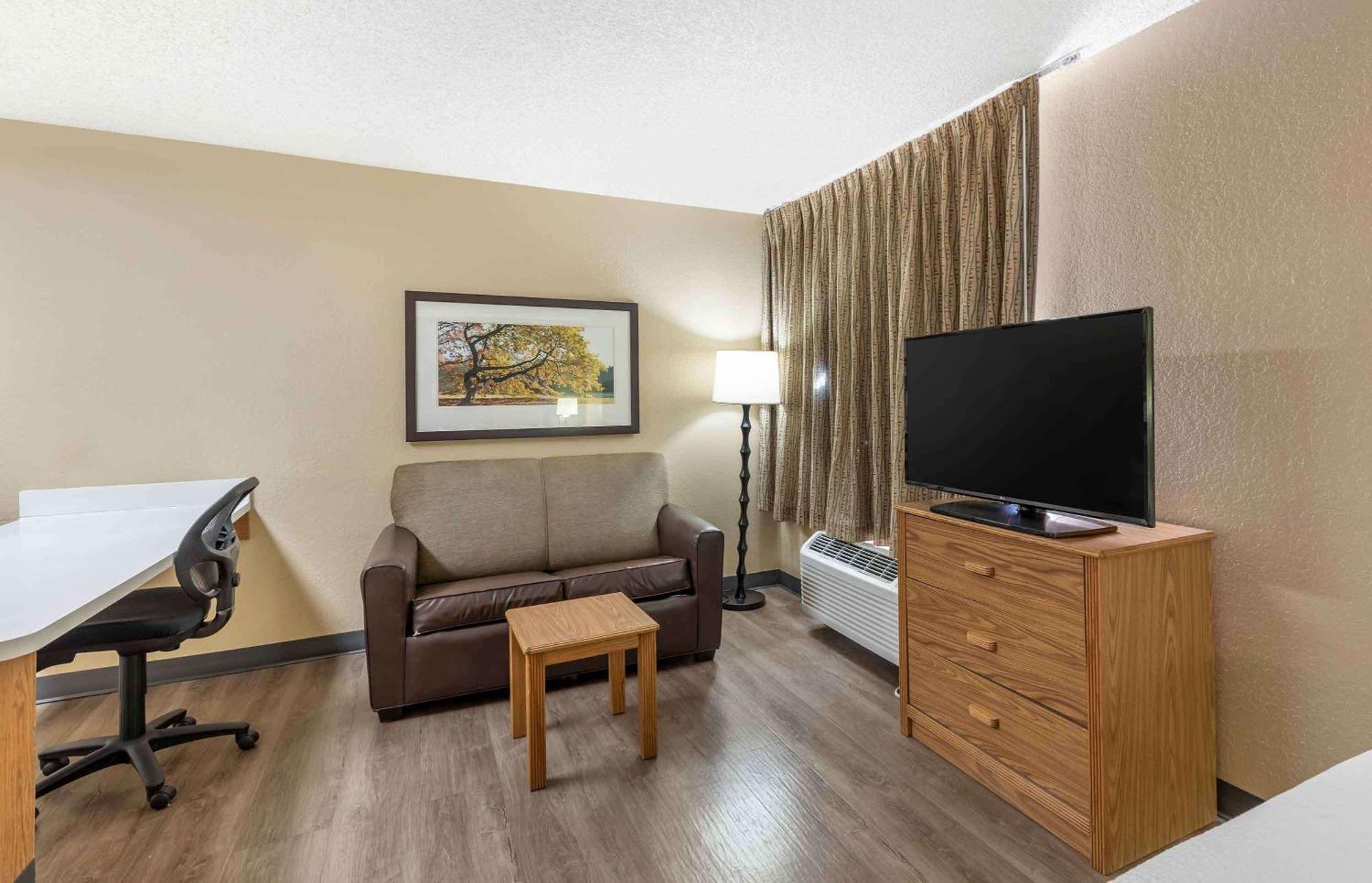 Extended Stay America Select Suites - Providence - Airport Warwick Exterior foto